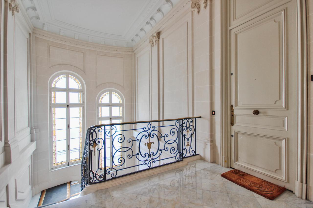 Hoche Apartment *