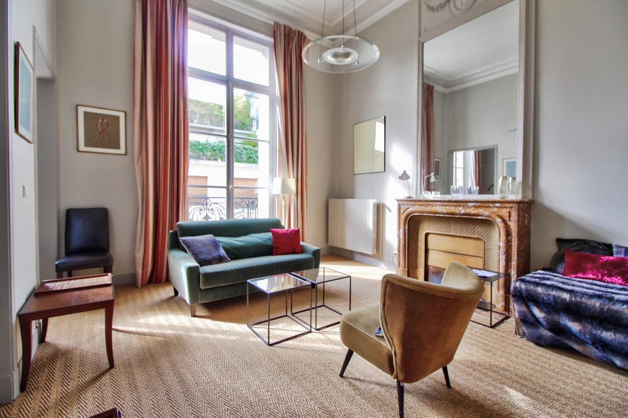 Apartment Hoche Paris
