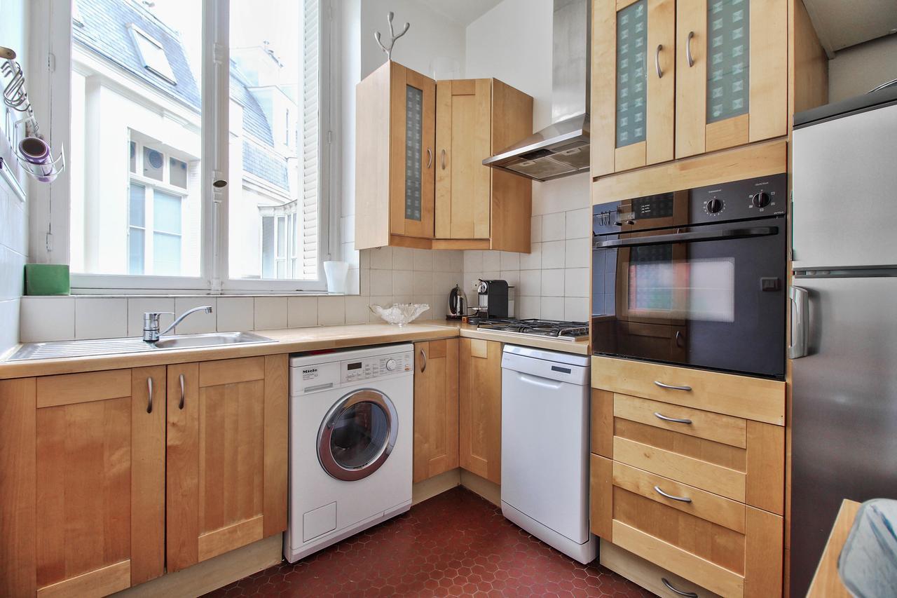 Apartment Hoche Paris